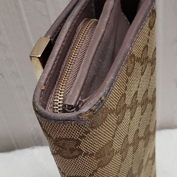 Gucci Bifold Signature Canvas Long Wallet - Picture 10 of 10